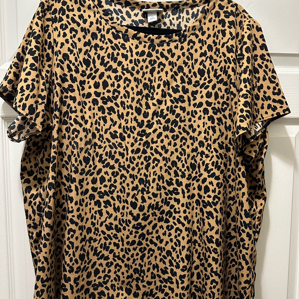 Ava & Viv Leopard Print Blouse